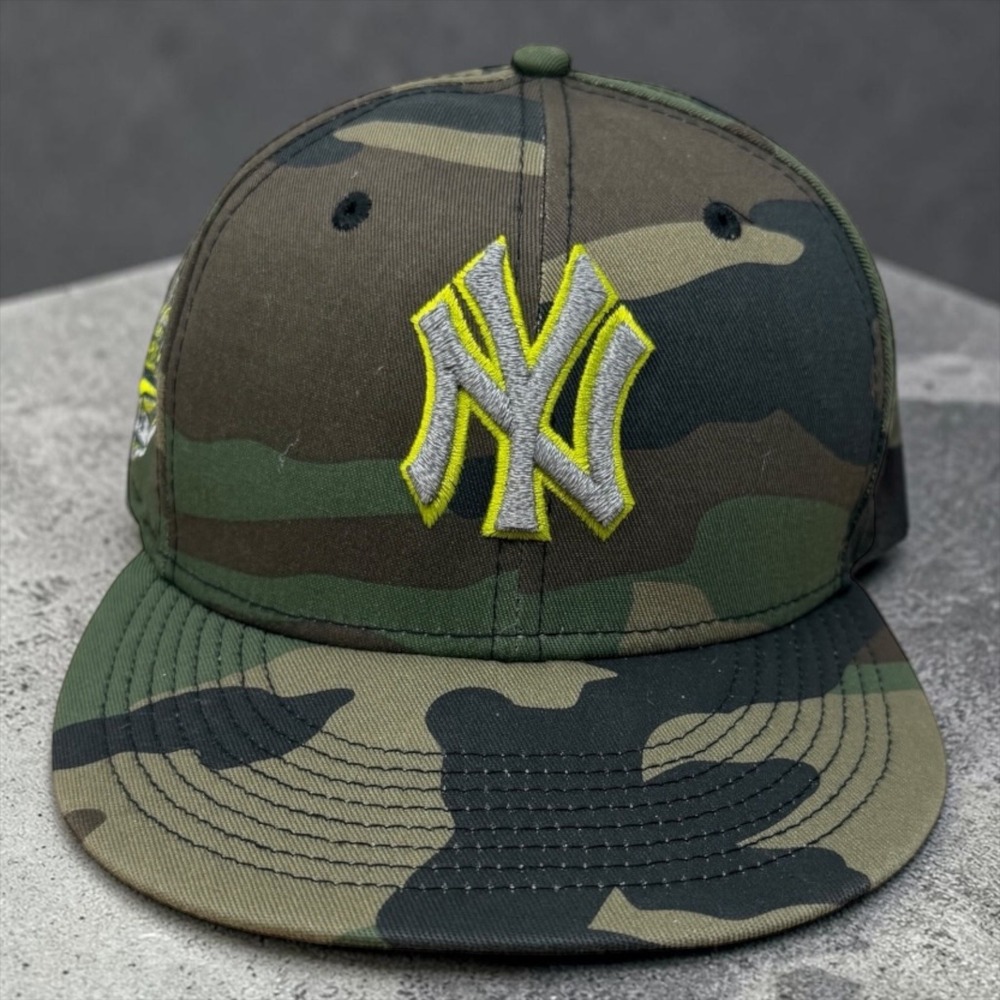 New Era 59FIFTY Fitted Hat Mens 7 1/4 Camo NY Yankees 1996 World Series Patch